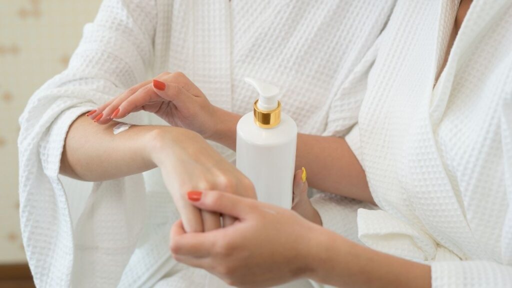 Massage the cream